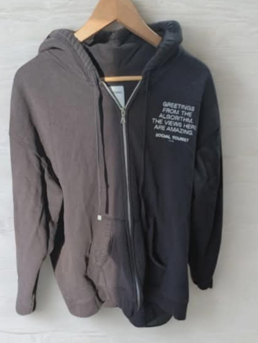Social Tourist Hollister Full Front  Zip Hoodie Size  M Black